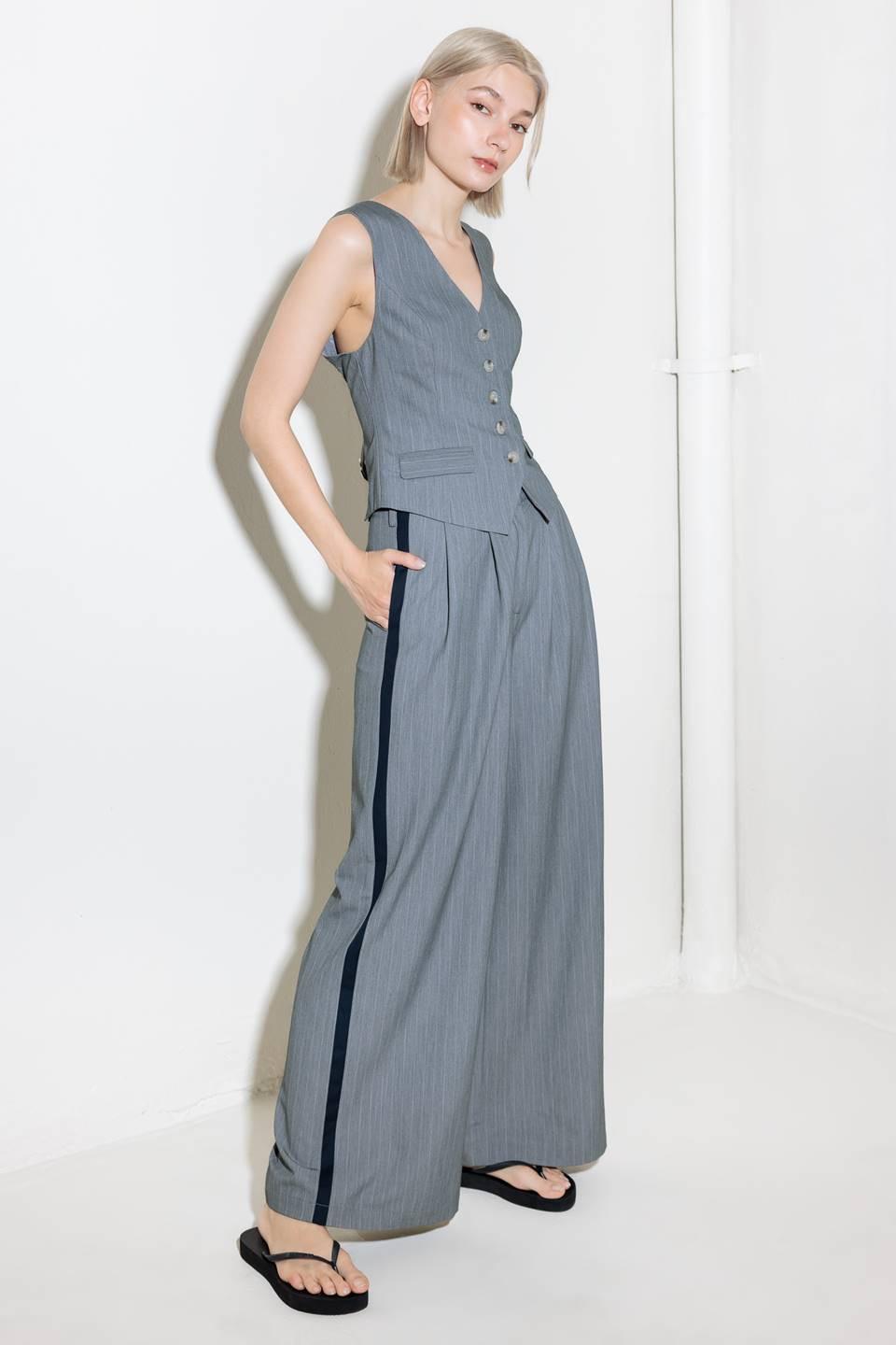 SMILE BRIGHT IN GREY WOVEN VEST